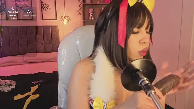 Olivia ds online show from October 23, 2025, 4:34 am