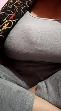 rekhabb123 online show from February 12, 2025, 4:44 pm