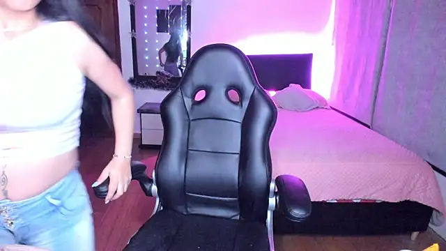 yesie hot online show from December 7, 2024, 4:09 am