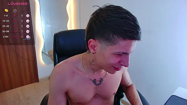 Snapshot of harrisoncuper chatting on December 5, 2024, 10:45 pm harrisoncuper online show from December 5, 2024, 10:45 pm