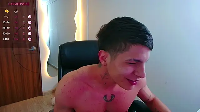 Snapshot of harrisoncuper chatting on March 20, 2025, 1:02 am harrisoncuper online show from March 20, 2025, 1:02 am