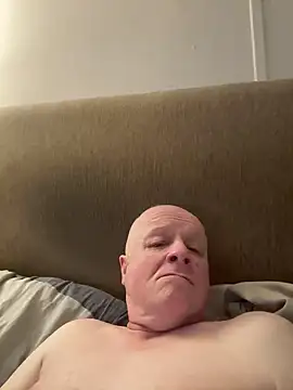 locallad88 online show from April 15, 2026, 8:31 pm