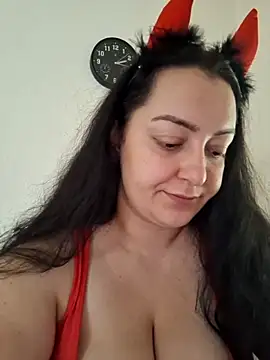 mihaelaa online show from October 15, 2025, 12:16 pm