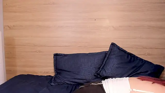 Snapshot of madelaine_blosson chatting on February 16, 2026, 12:23 pm madelaine blosson online show from February 16, 2026, 12:23 pm