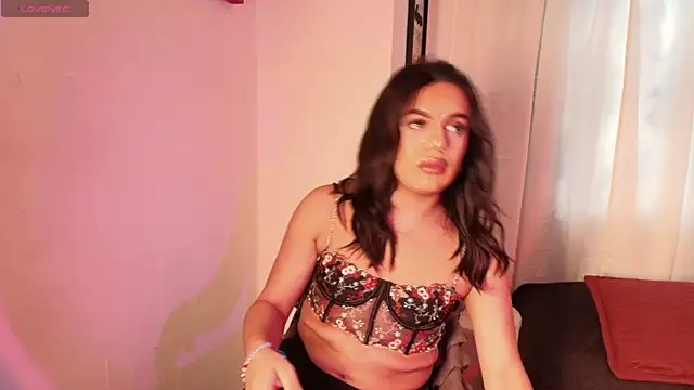 sweetcata23 online show from April 27, 2026, 1:09 pm