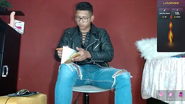 TomLover 12 online show from February 12, 2025, 11:41 pm