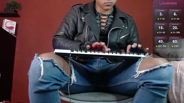 TomLover 12 online show from March 17, 2025, 12:04 pm