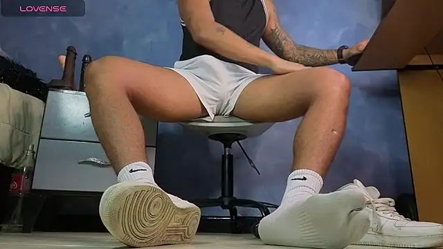 TomLover 12 online show from February 10, 2026, 2:48 am