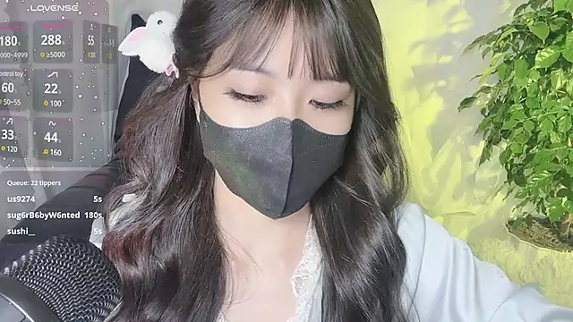 Mya Lee online show from December 5, 2024, 10:01 pm