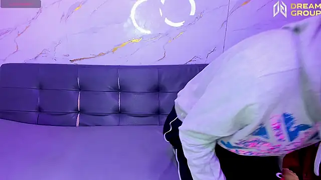 Snapshot of WorldPartys chatting on November 18, 2025, 4:06 am WorldPartys online show from November 18, 2025, 4:06 am