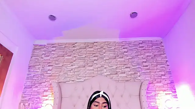 Lucia-sex online show from February 5, 2026, 8:24 pm