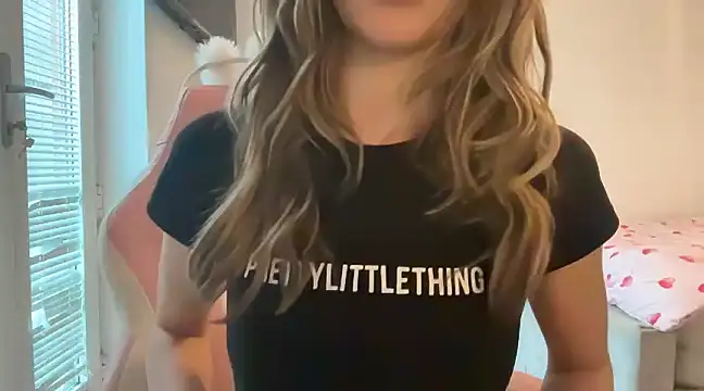 Lillymariee online show from February 7, 2025, 1:01 pm