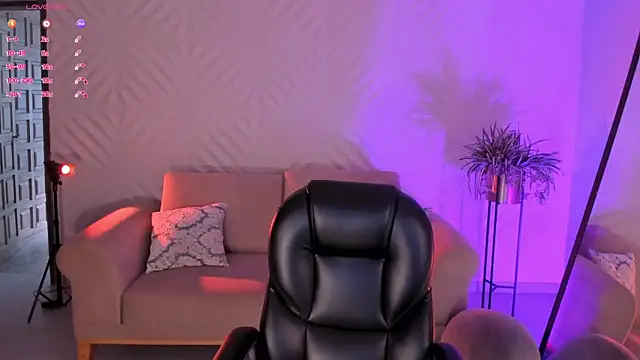 RoseFerrera online show from January 18, 2025, 8:30 pm