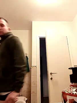 Snapshot of riccardoyeah chatting on January 18, 2026, 1:04 pm riccardoyeah online show from January 18, 2026, 1:04 pm