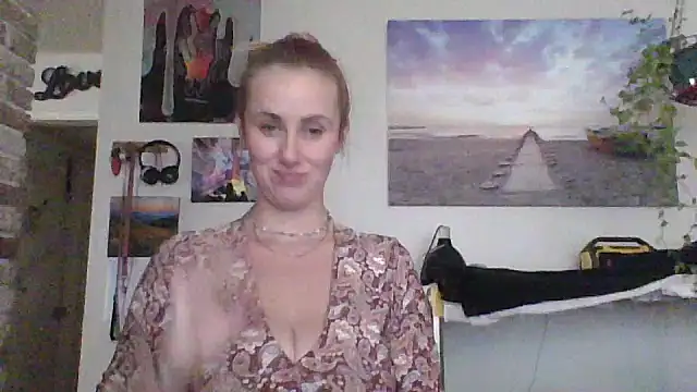 ClumsyLink online show from October 22, 2025, 9:36 pm