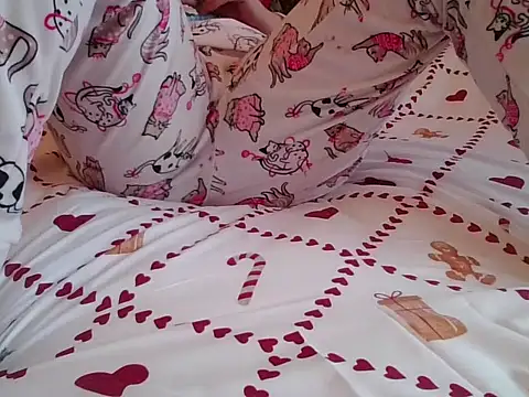 RealLittleRedRidingHood online show from November 24, 2025, 1:00 pm