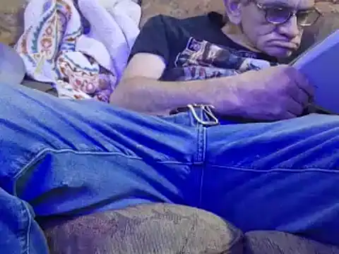 Snapshot of highstepper500 chatting on December 24, 2024, 10:33 am highstepper500 online show from December 24, 2024, 10:33 am