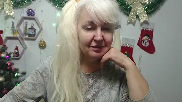 Snapshot of BlondyLeeBest chatting on December 9, 2024, 7:29 pm BlondyLeeBest online show from December 9, 2024, 7:29 pm