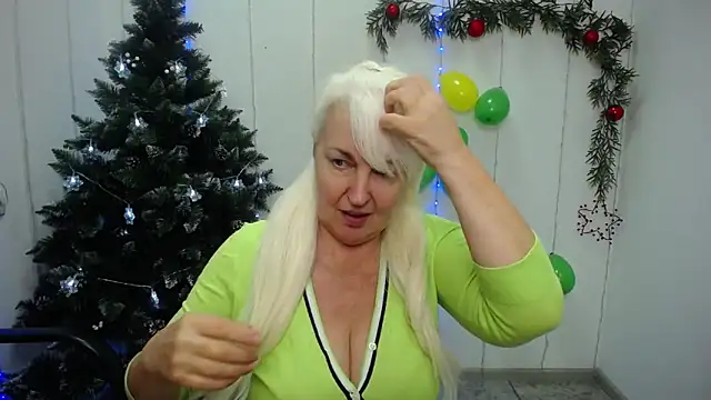 Snapshot of BlondyLeeBest chatting on January 12, 2025, 10:33 pm BlondyLeeBest online show from January 12, 2025, 10:33 pm