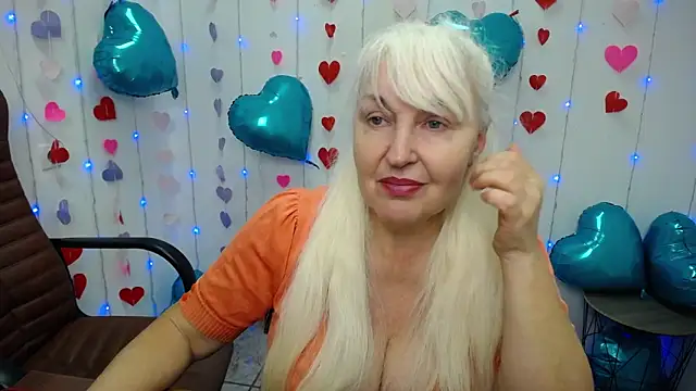 Snapshot of BlondyLeeBest chatting on February 2, 2025, 4:48 am BlondyLeeBest online show from February 2, 2025, 4:48 am