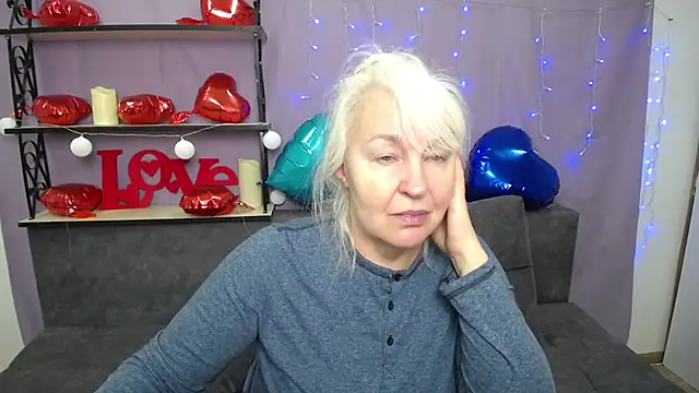 Snapshot of BlondyLeeBest chatting on February 23, 2025, 7:17 pm BlondyLeeBest online show from February 23, 2025, 7:17 pm