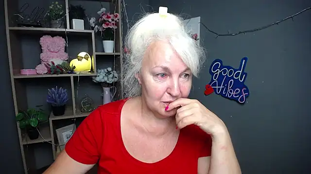 Snapshot of BlondyLeeBest chatting on July 13, 2026, 6:22 pm BlondyLeeBest online show from July 13, 2026, 6:22 pm