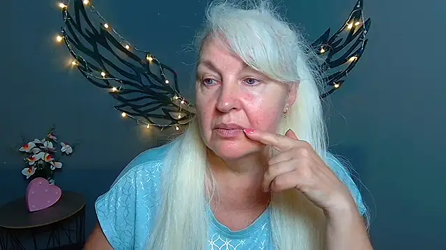 Snapshot of BlondyLeeBest chatting on July 14, 2026, 6:57 pm BlondyLeeBest online show from July 14, 2026, 6:57 pm