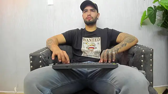 matteosantos online show from March 14, 2025, 11:34 am