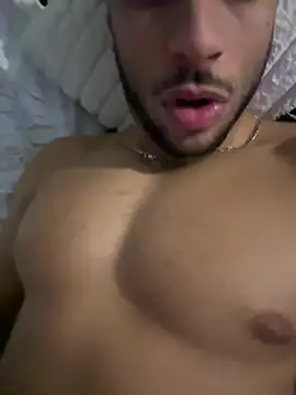 pimentfort77 online show from December 23, 2024, 11:17 pm