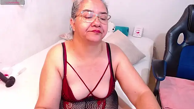 scaelettdubois online show from January 27, 2025, 2:42 am