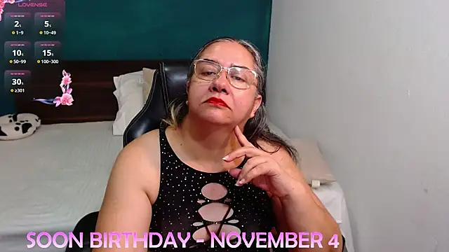 scaelettdubois online show from November 3, 2025, 10:21 pm