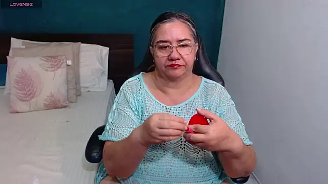 Snapshot of scaelettdubois chatting on February 10, 2026, 1:21 am scaelettdubois online show from February 10, 2026, 1:21 am