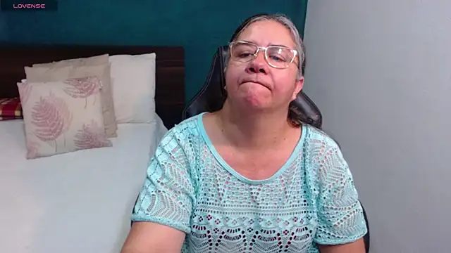 Snapshot of scaelettdubois chatting on February 19, 2026, 1:34 am scaelettdubois online show from February 19, 2026, 1:34 am