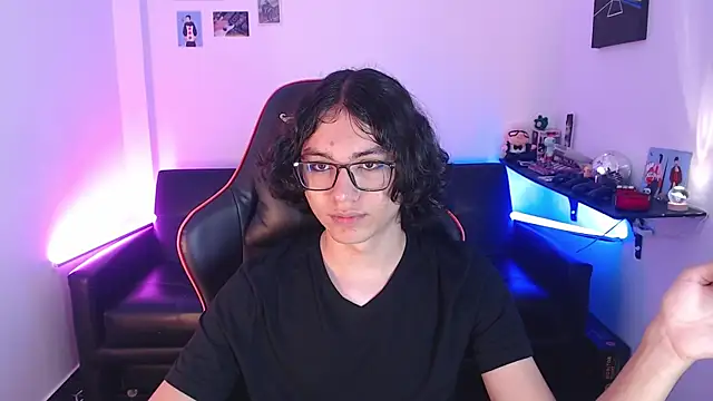 Snapshot of malik_harrison__ chatting on December 4, 2024, 4:27 pm malik harrison online show from December 4, 2024, 4:27 pm