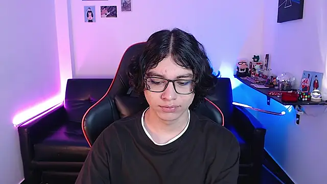 Snapshot of malik_harrison__ chatting on December 13, 2024, 2:16 pm malik harrison online show from December 13, 2024, 2:16 pm