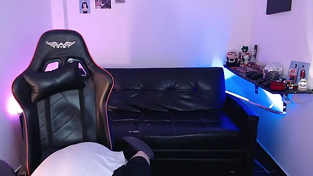 Snapshot of malik_harrison__ chatting on December 16, 2024, 2:49 pm malik harrison online show from December 16, 2024, 2:49 pm