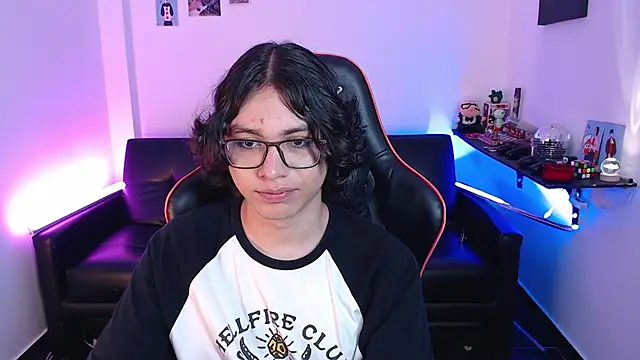 Snapshot of malik_harrison__ chatting on December 16, 2024, 5:54 pm malik harrison online show from December 16, 2024, 5:54 pm