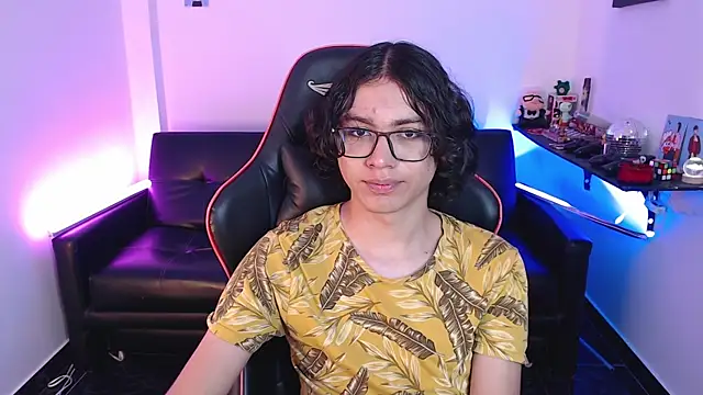 Snapshot of malik_harrison__ chatting on December 17, 2024, 5:47 pm malik harrison online show from December 17, 2024, 5:47 pm