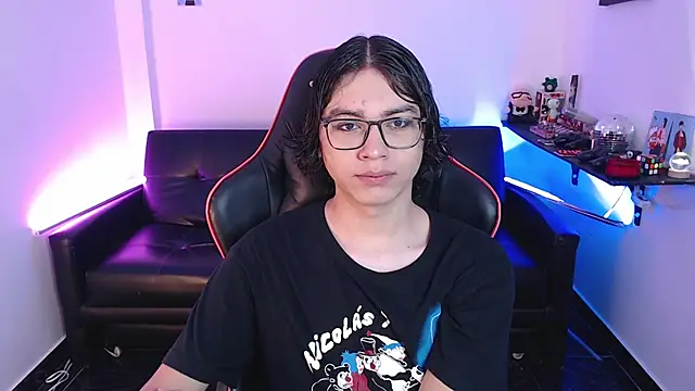 Snapshot of malik_harrison__ chatting on December 18, 2024, 2:17 pm malik harrison online show from December 18, 2024, 2:17 pm