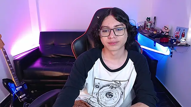 Snapshot of malik_harrison__ chatting on January 8, 2025, 5:37 pm malik harrison online show from January 8, 2025, 5:37 pm