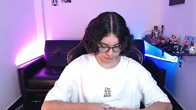 Snapshot of malik_harrison__ chatting on January 10, 2025, 5:02 pm malik harrison online show from January 10, 2025, 5:02 pm