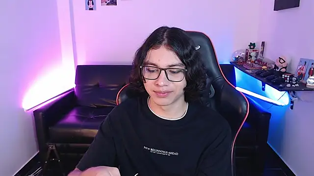 Snapshot of malik_harrison__ chatting on January 17, 2025, 2:18 pm malik harrison online show from January 17, 2025, 2:18 pm