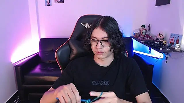 Snapshot of malik_harrison__ chatting on January 28, 2025, 5:56 pm malik harrison online show from January 28, 2025, 5:56 pm