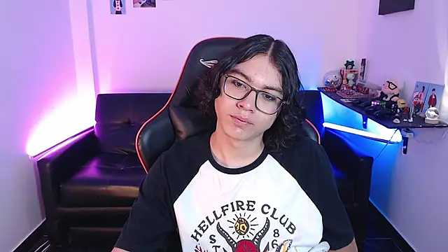 Snapshot of malik_harrison__ chatting on January 30, 2025, 5:49 pm malik harrison online show from January 30, 2025, 5:49 pm