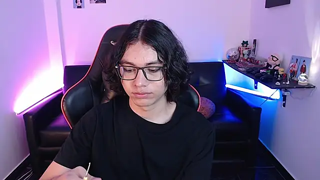 Snapshot of malik_harrison__ chatting on January 31, 2025, 5:10 pm malik harrison online show from January 31, 2025, 5:10 pm