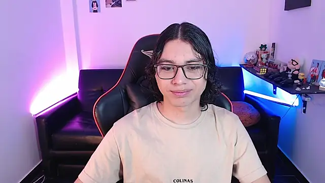 Snapshot of malik_harrison__ chatting on February 3, 2025, 2:24 pm malik harrison online show from February 3, 2025, 2:24 pm