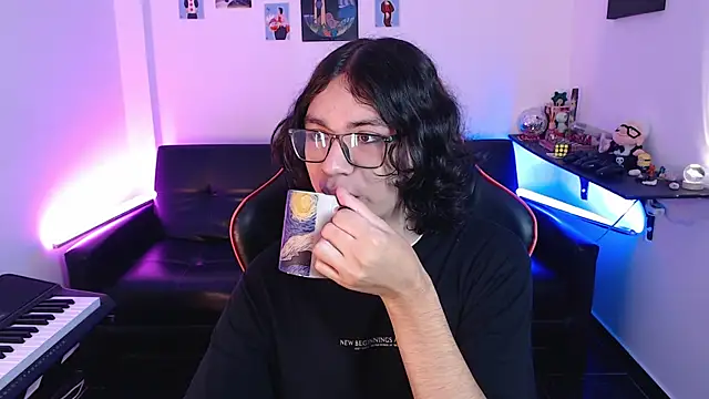 Snapshot of malik_harrison__ chatting on February 17, 2025, 2:04 pm malik harrison online show from February 17, 2025, 2:04 pm