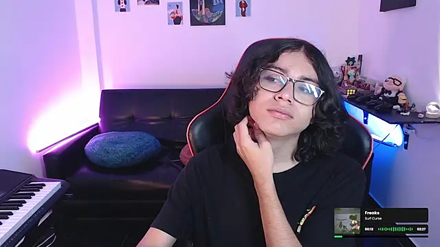 Snapshot of malik_harrison__ chatting on February 24, 2025, 5:20 pm malik harrison online show from February 24, 2025, 5:20 pm