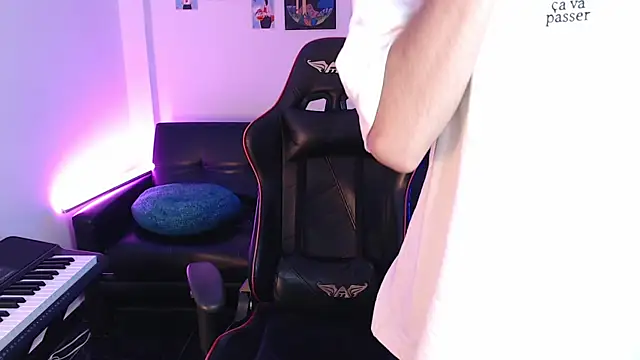 Snapshot of malik_harrison__ chatting on February 27, 2025, 3:26 pm malik harrison online show from February 27, 2025, 3:26 pm