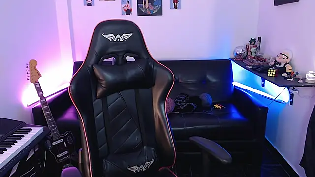 Snapshot of malik_harrison__ chatting on March 4, 2025, 2:32 pm malik harrison online show from March 4, 2025, 2:32 pm